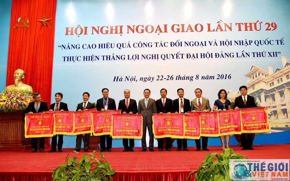 le be mac hoi nghi ngoai giao 29