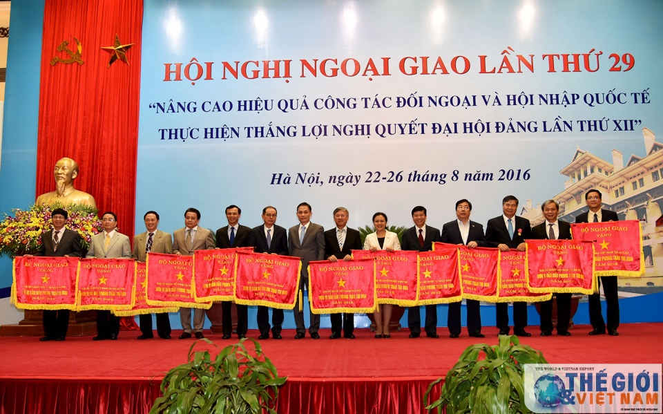 le be mac hoi nghi ngoai giao 29