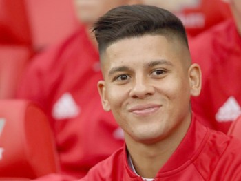 Man United không bán Marcos Rojo