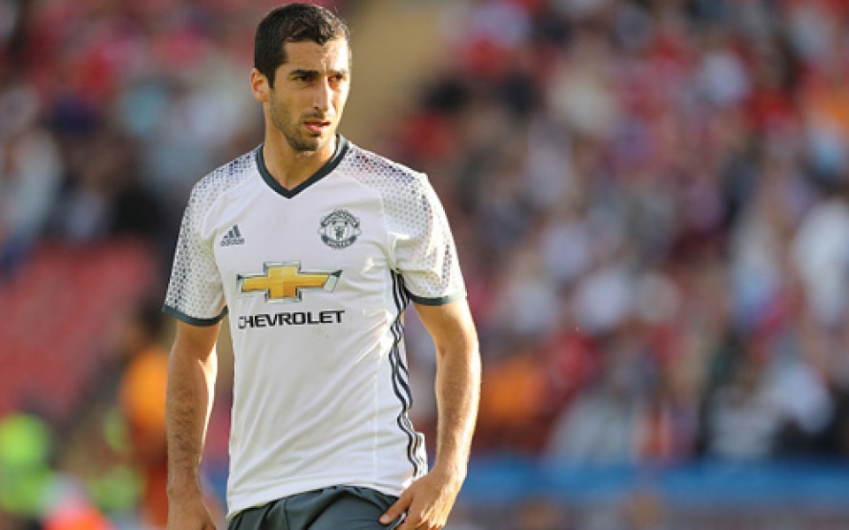 diem tin the thao sang 29 mkhitaryan co the vang mat o derby manchester