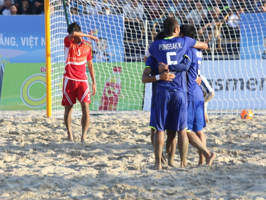 Bóng đá bãi biển Việt Nam thua Thái Lan trong "ngày vàng”