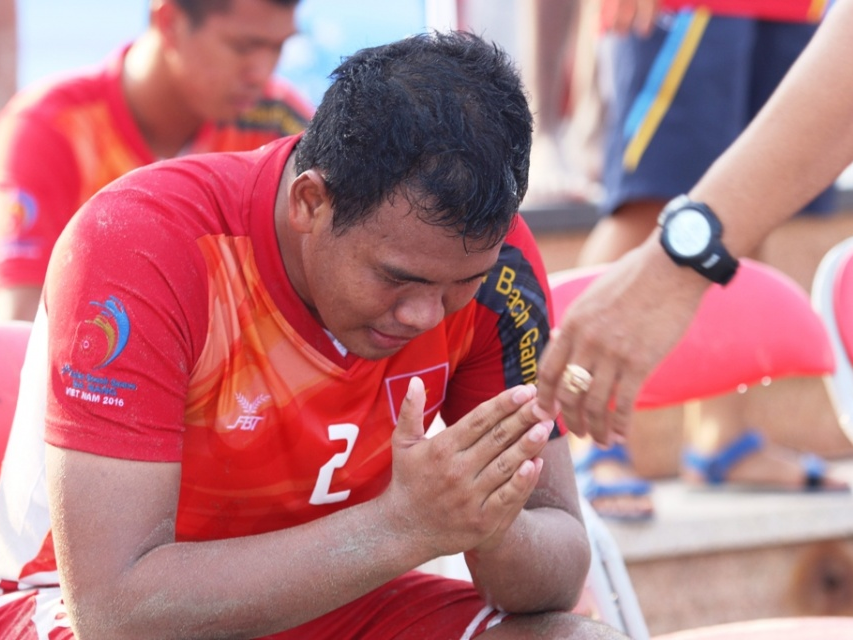 Thua đau penalty, bóng đá Việt Nam bị loại ở ABG 5