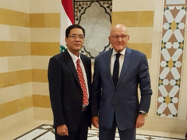Đại sứ Đỗ Hoàng Long tiếp kiến Thủ tướng Lebanon Tammam Salam