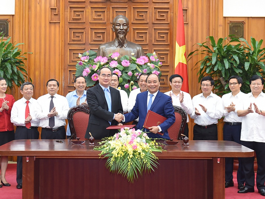 Thủ tướng và Chủ tịch MTTQ ký Nghị quyết liên tịch
