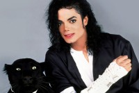 Michael Jackson tiếp tục “bội thu” sau khi qua đời