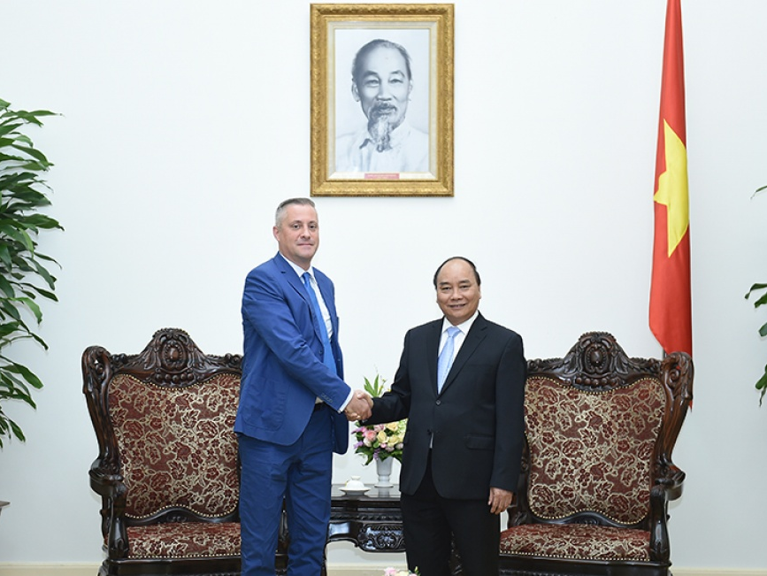 Thủ tướng tiếp Bộ trưởng Kinh tế Bulgaria, Đại sứ Mông Cổ