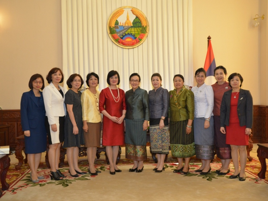 Thắt chặt tình cảm gắn kết giữa phụ nữ Việt - Lào