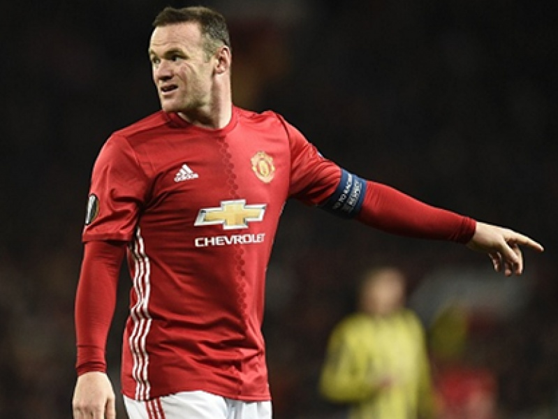 Mourinho gạch tên Rooney trước trận gặp Saint-Etienne