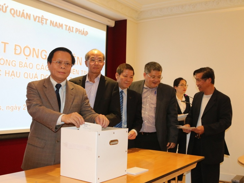 Đại sứ quán Việt Nam tại Pháp quyên góp ủng hộ đồng bào miền Trung
