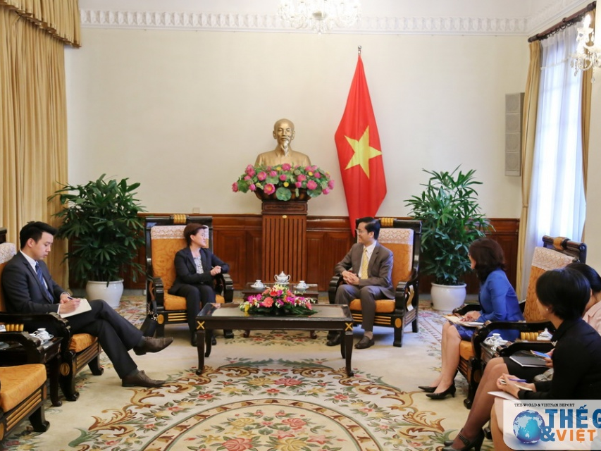 Thứ trưởng Hà Kim Ngọc tiếp xã giao Đại sứ Singapore
