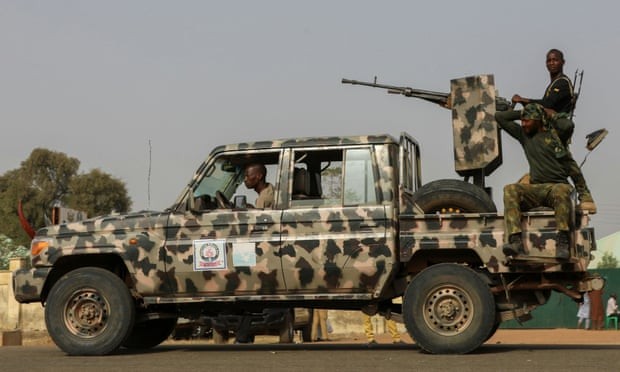 Lực lượng an ninh tuần tra ở Zamfara, Nigeria năm ngoái.