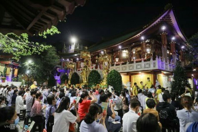 Thành phố Hồ Chí Minh dừng triệt để các hoạt động tôn giáo tập trung trên 20 người