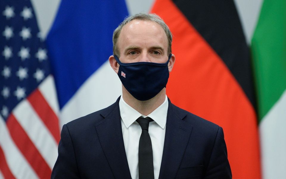 Ngoại trưởng Anh ủng hộ Czech trong mâu thuẫn với Nga, các bên cảnh báo đáp trả