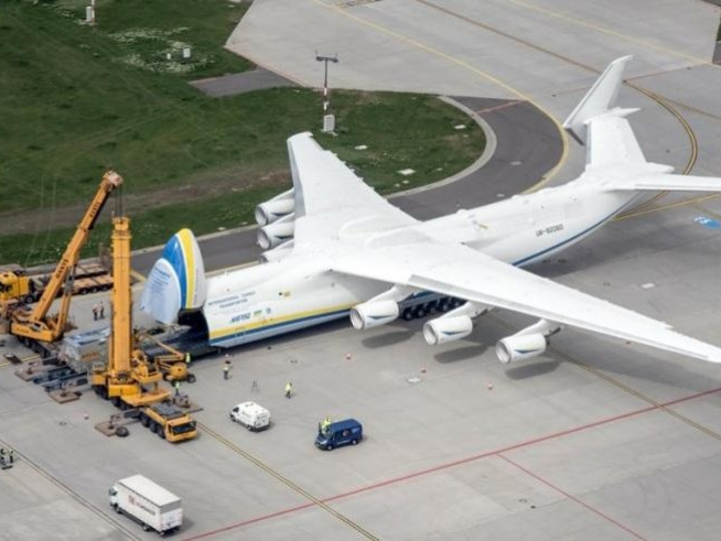 Máy bay lớn nhất thế giới hạ cánh ở Australia