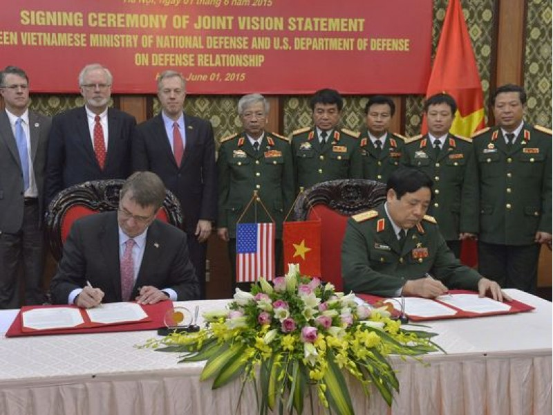 Việc Mỹ bỏ cấm vận vũ khí với Việt Nam mang tính biểu tượng?