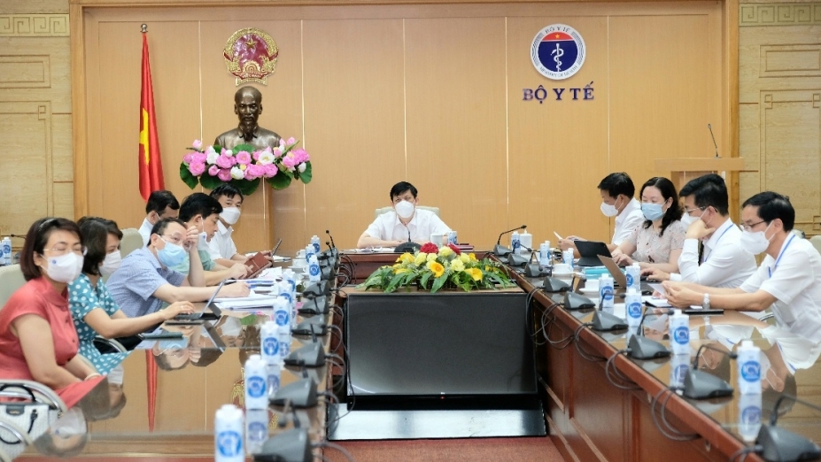 Bộ trưởng Bộ Y tế: Ưu tiên nhất hiện nay là dập bằng được ổ dịch Covid-19 ở Bắc Giang
