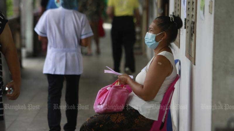 Thái Lan điều chỉnh chính sách tiêm vaccine Covid-19