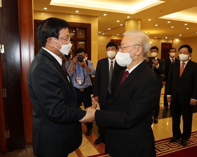 Diplomatic Ceremonies: Reception of the Head of State-cum-the Head of the Governing Party on a state visit under two titles