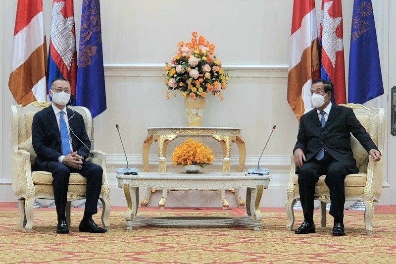 Đại sứ Vũ Quang Minh chào từ biệt Thủ tướng Campuchia Hun Sen
