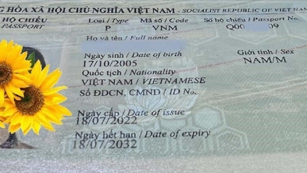 Vietnamese Embassy in Germany temporarily issues additional certificate for holders of new-style passports