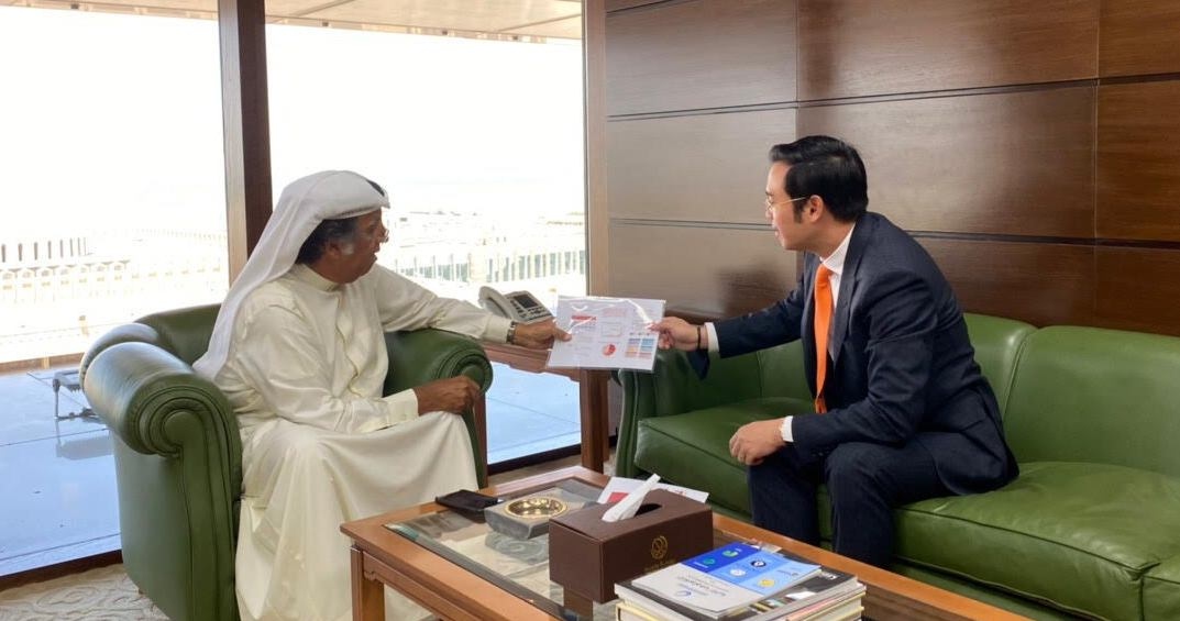 Đại sứ Ngô Toàn Thắng làm việc với chủ tịch Sàn giao dịch chứng khoán Boursa Kuwait