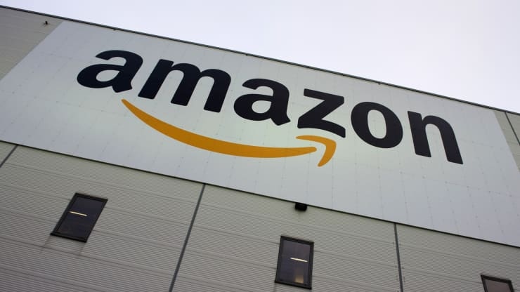 Thay vì tập trung vào bán hàng trực tuyến, Amazon đang phát triển mô hình bán lẻ là đa kênh. (Nguồn: CNBC)