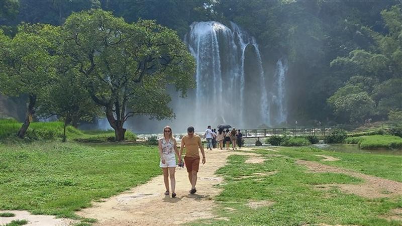 Ban Gioc Waterfall on a sunny day