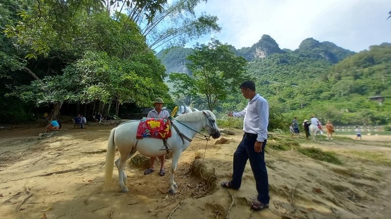 Ban Gioc Waterfall on a sunny day