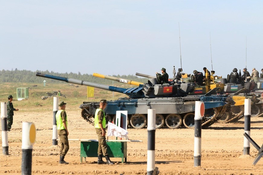 Crew No. 2 of Vietnamese tank team competes at Army Games 2022