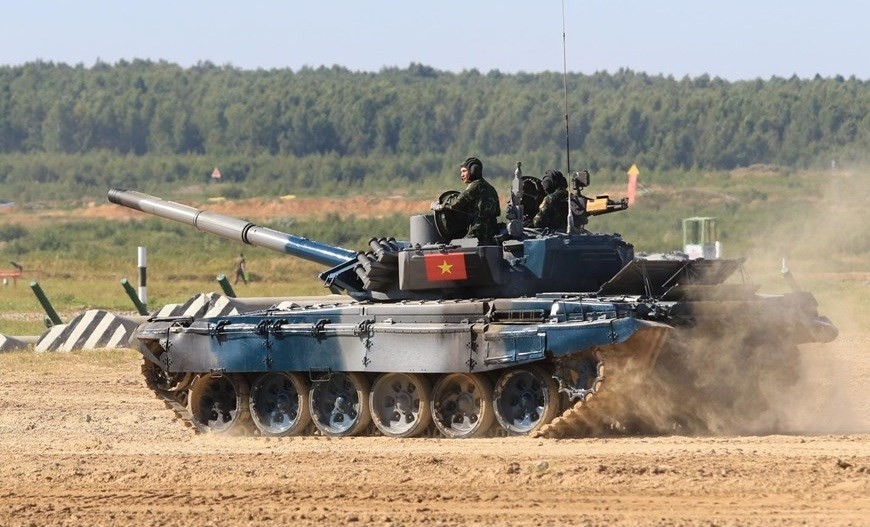 Crew No. 2 of Vietnamese tank team competes at Army Games 2022