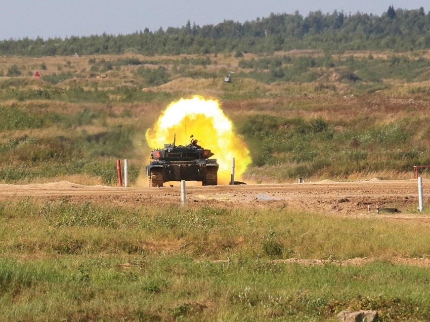 Crew No. 2 of Vietnamese tank team competes at Army Games 2022