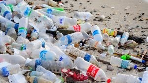 Rác thải nhựa ở một bờ biển ở Thái Lan. (Nguồn: asianitinerary)