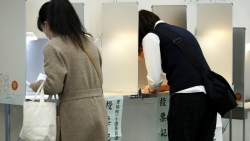 Cử tri Nhật Bản đi bỏ phiếu bầu Hạ viện, kết quả sớm được công bố