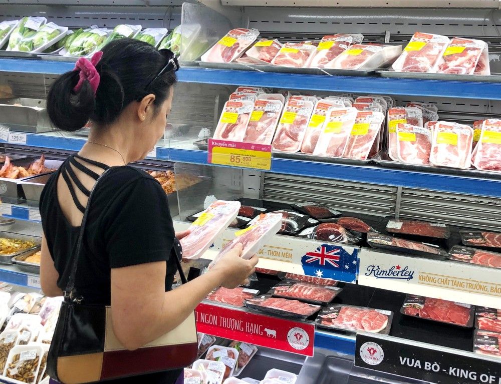 Giá heo hơi hôm nay 4/12: Miền Nam giảm từ 1.000-2.000 đồng/kg, miền Bắc thấp nhất cả nước Giá heo hơi hôm nay 12/4: Miền Bắc và miền Trung - Tây Nguyên bắt đầu giảm, miền Nam tăng cục bộ