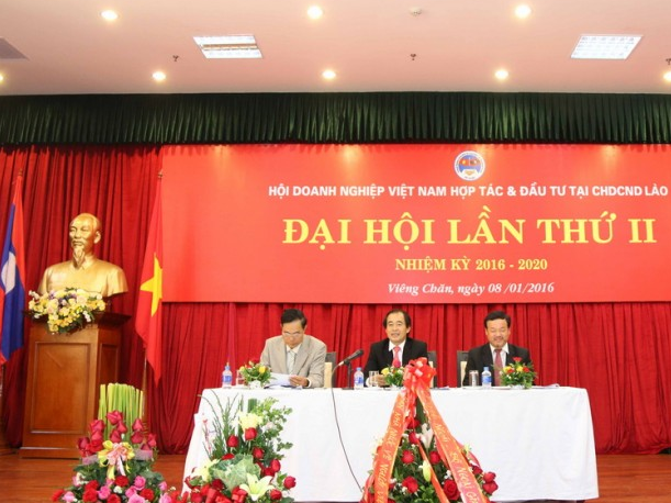 Phó Thủ tướng Lào đánh giá cao đóng góp của doanh nghiệp Việt Nam