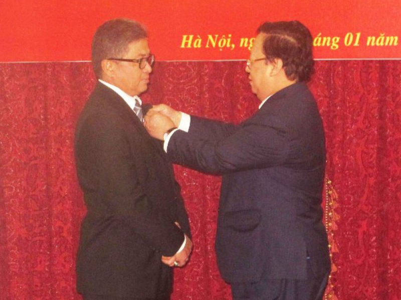 Trao Kỷ niệm chương cho Đại sứ Indonesia tại Việt Nam