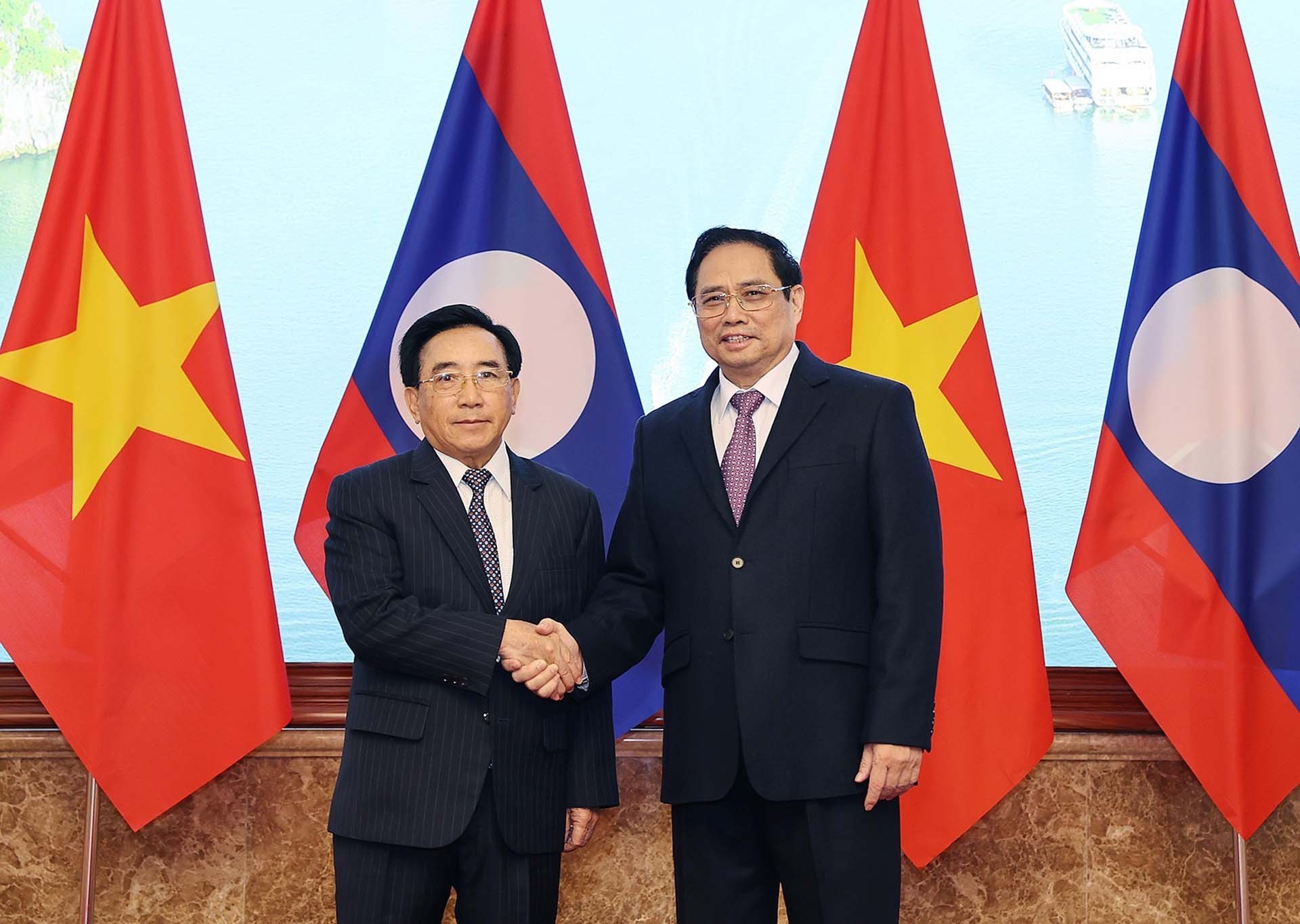 Quan hệ hữu nghị Việt Nam-Lào: Gắn kết bền chặt, hợp tác toàn diện bất chấp khó khăn
