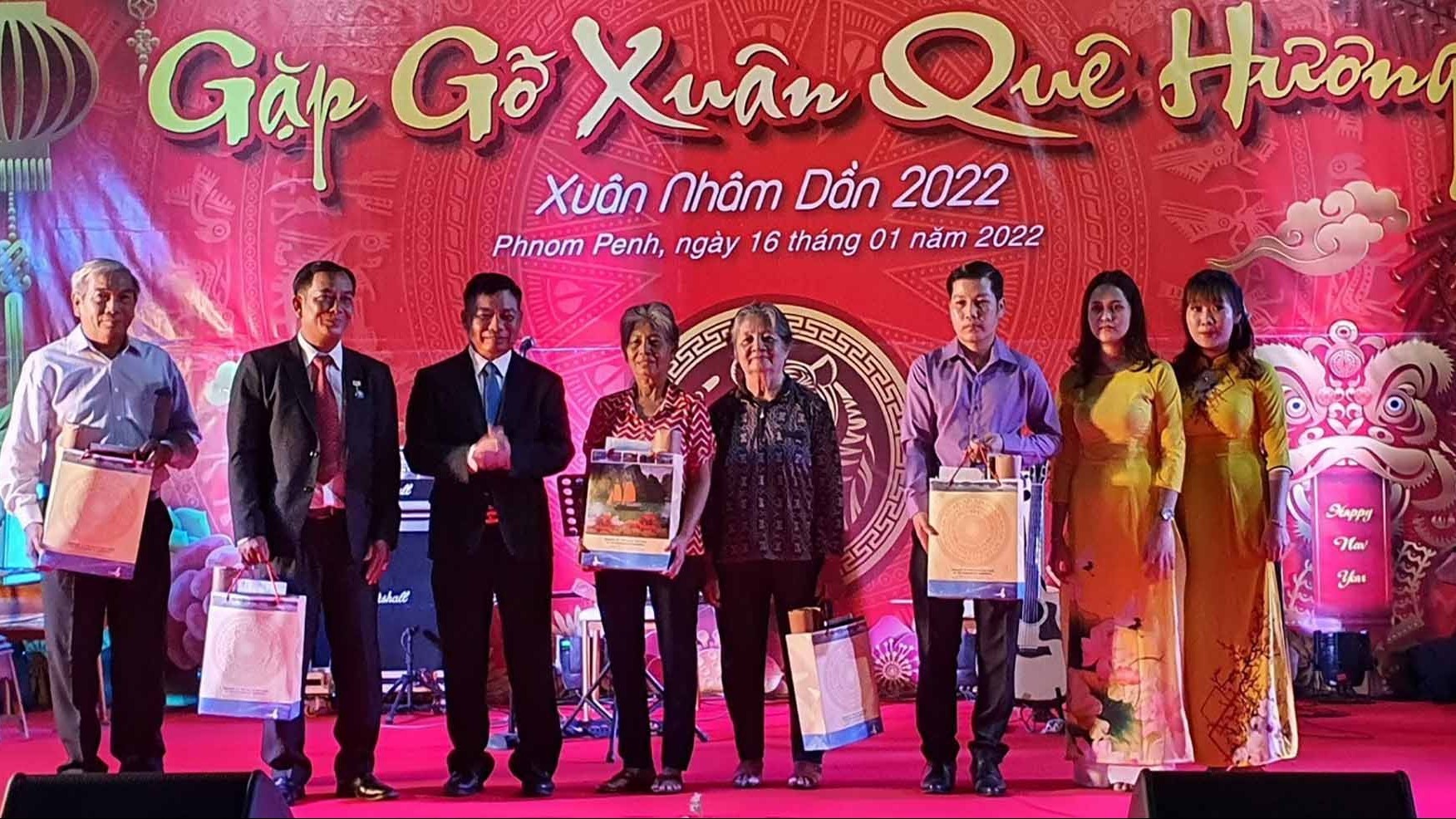 Đại sứ quán Việt Nam tại Campuchia tổ chức gặp mặt mừng Xuân Nhâm Dần 2022