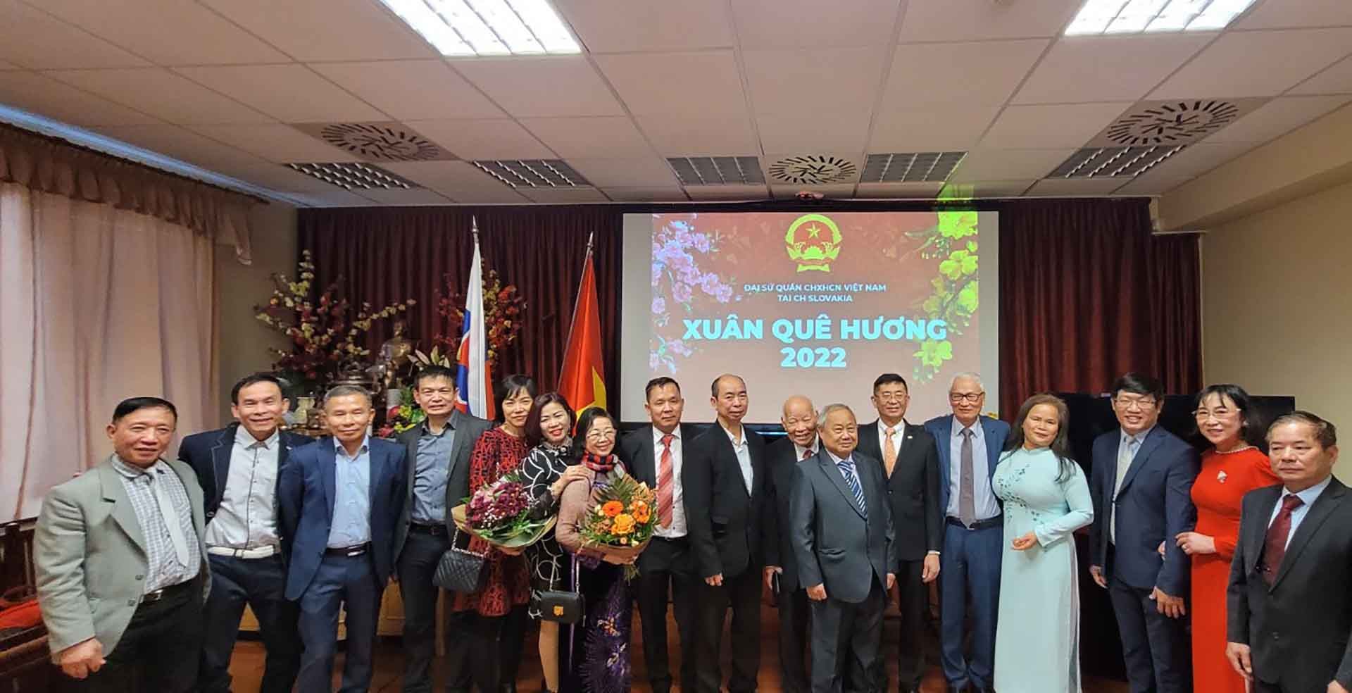 Tham dự chương trình có sự tham gia của Hội người Việt Nam tại Slovakia, bạn bè quốc tế cùng nhiều bà con kiều bào đang sinh sống, học tập và làm việc tại Slovakia.