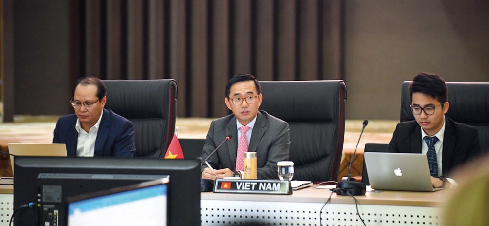 Đại sứ Trần Đức Bình tham gia chủ trì một cuộc họp tại  Jakarta, Indonesia. (Nguồn: Phái đoàn Việt Nam tại ASEAN)
