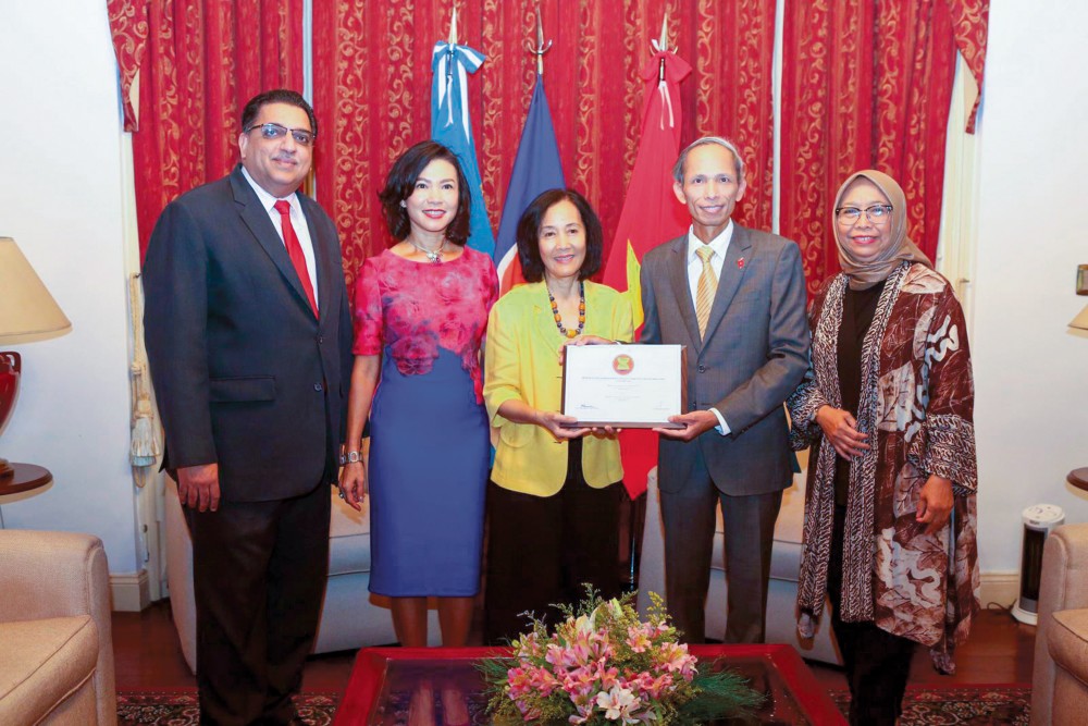 Đại sứ Đặng Xuân Dũng nhận chức Chủ tịch Ủy ban ASEAN tại Argentina vào tháng 1/2020. (Nguồn: TTXVN).