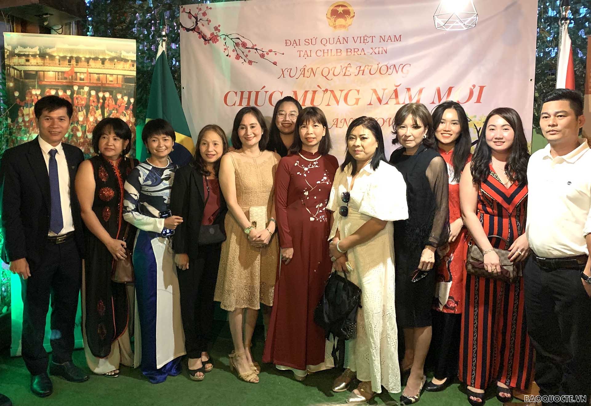 Đại sứ quán Việt Nam tại Brazil tổ chức chương trình Xuân Quê hương gặp gỡ cộng đồng người Việt Nam tại thành phố São Paulo.