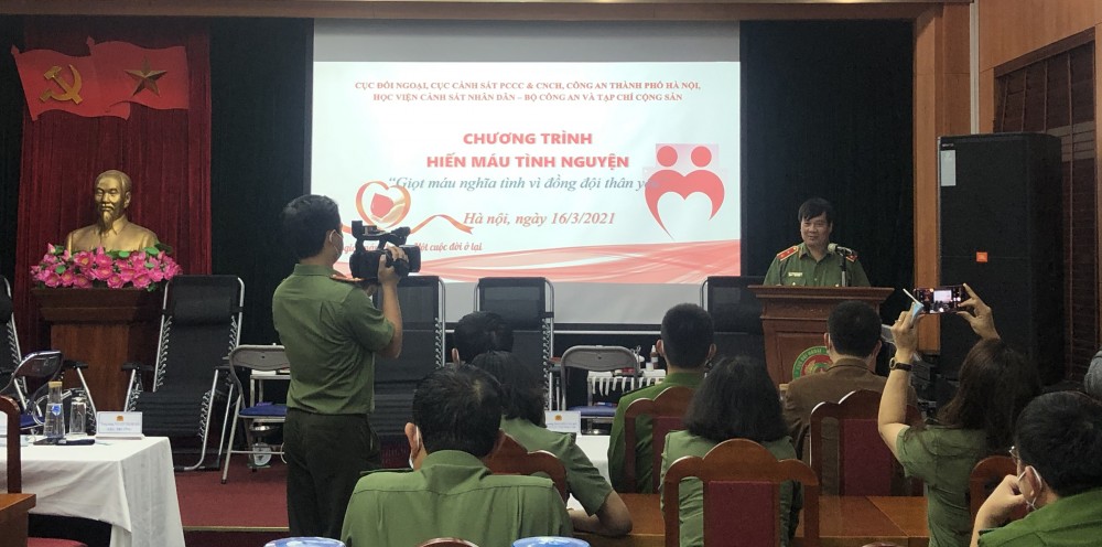 Trung tướng Nguyễn Thanh Sơn, Cục trưởng Cục Đối ngoại phát động Chương trình hiến máu tình nguyện “Giọt máu nghĩa tình vì đồng đội thân yêu”