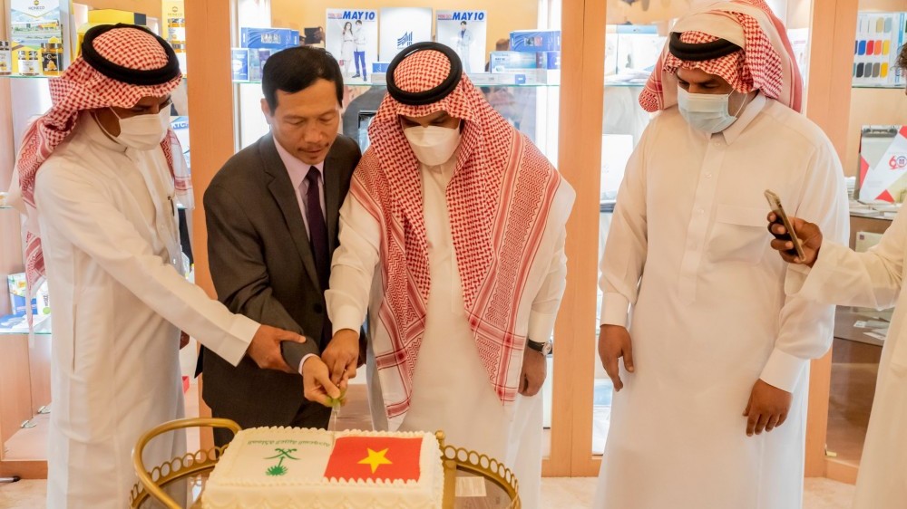 Đại sứ quán Việt Nam tại Saudi Arabia khai trương Phòng giới thiệu sản phẩm xuất khẩu