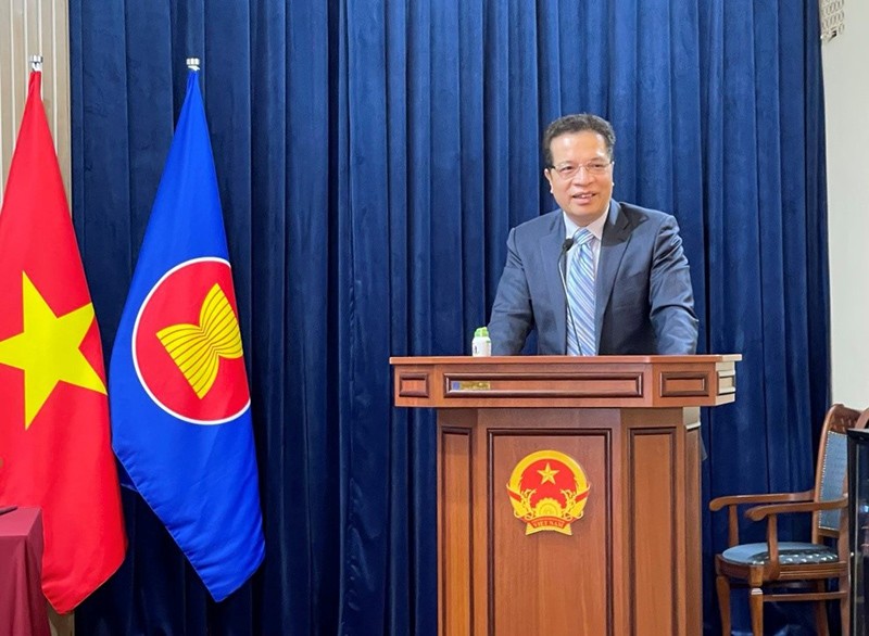 Đại sứ Đặng Minh Khôi phát biểu.