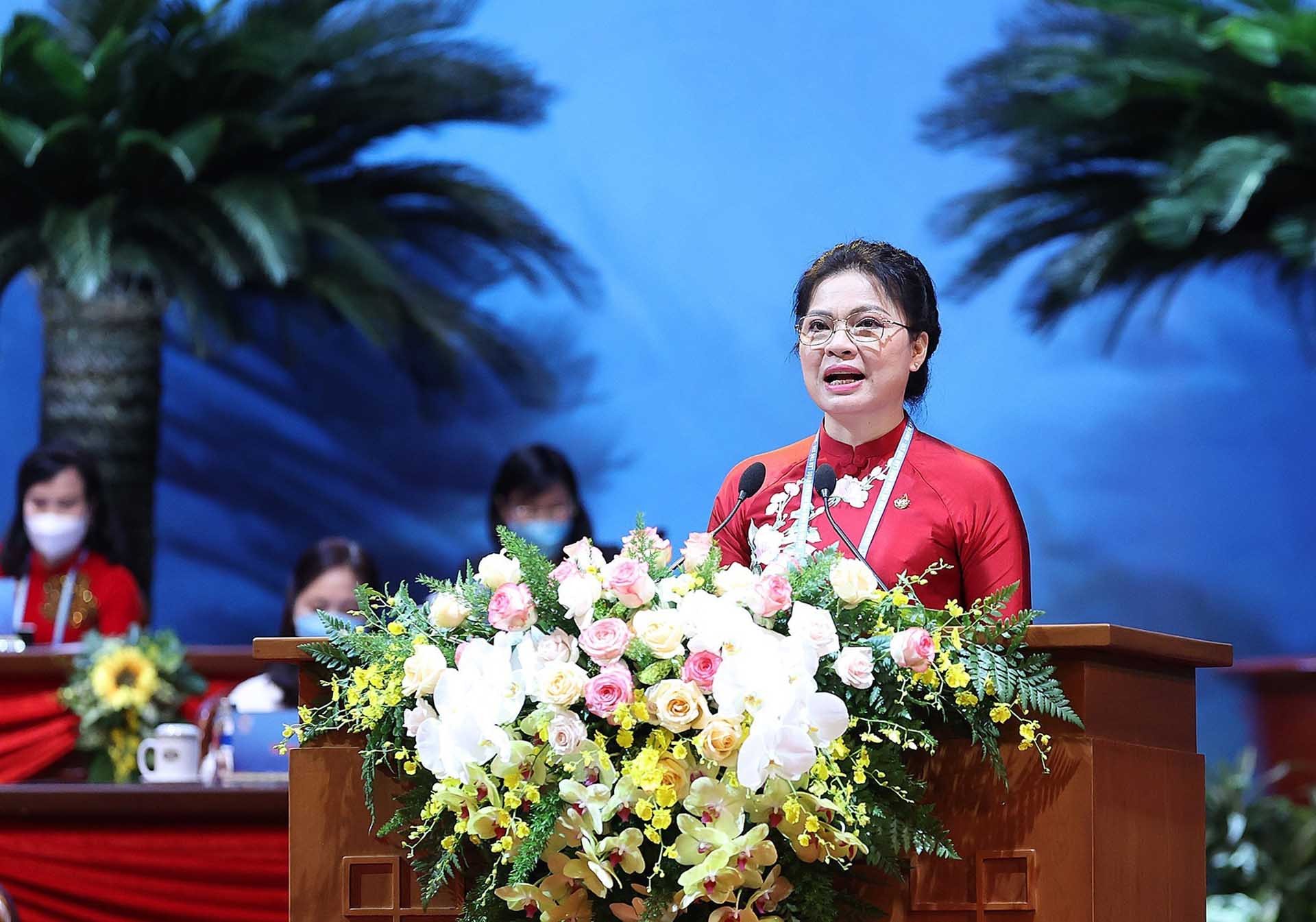 Bà Hà Thị Nga, Uỷ viên Trung ương Đảng, Chủ tịch Hội Liên hiệp Phụ nữ Việt Nam phát biểu khai mạc Đại hội. (Nguồn: TTXVN)