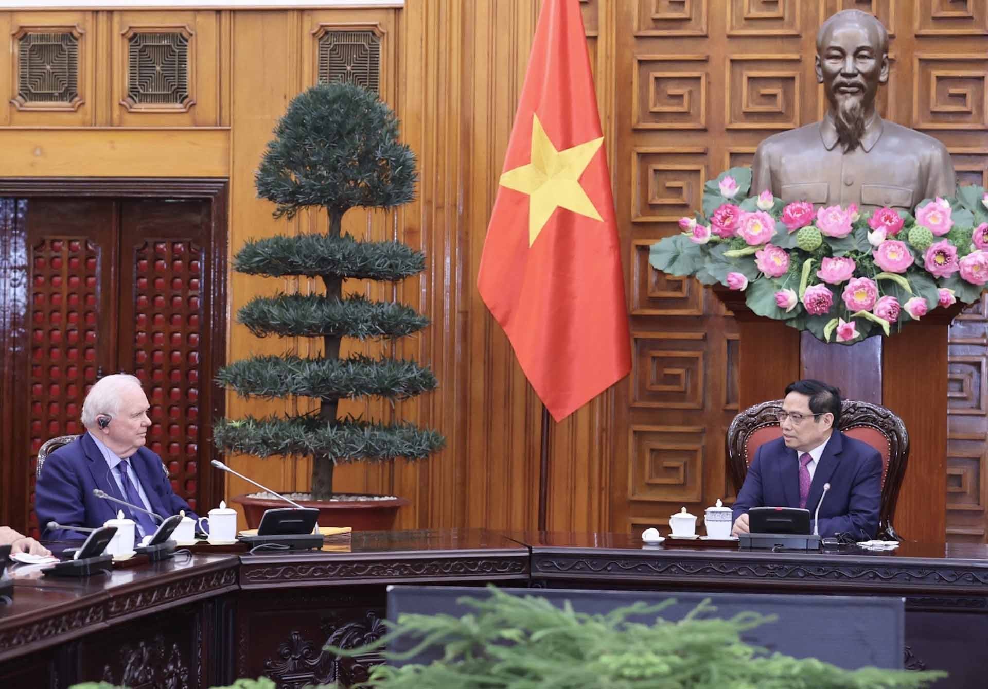 Thủ tướng Phạm Minh Chính tiếp ông Thomas Vallely, Giám đốc Chương trình Việt Nam tại Đại học Harvard. (Nguồn: TTXVN)