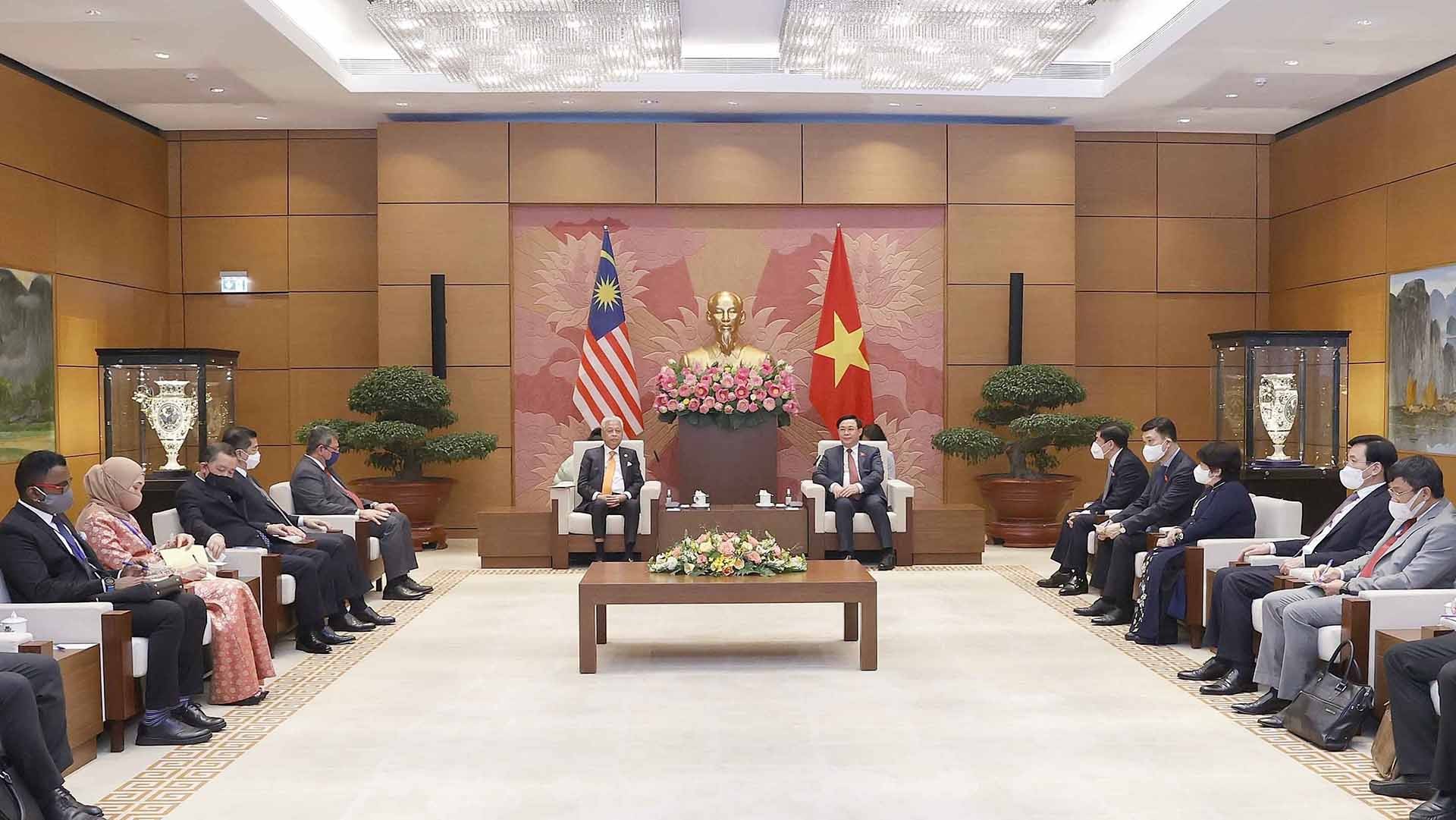 Chủ tịch Quốc hội Vương Đình Huệ tiếp Thủ tướng Malaysia thăm chính thức Việt Nam