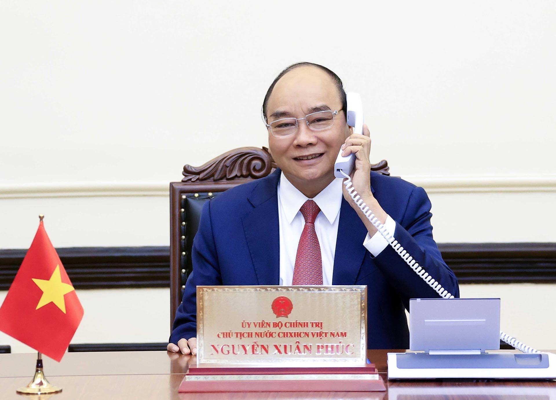 Chủ tịch nước Nguyễn Xuân Phúc điện đàm với Tổng thống đắc cử Hàn Quốc Yoon Suk-yeol. (Nguồn: TTXVN)