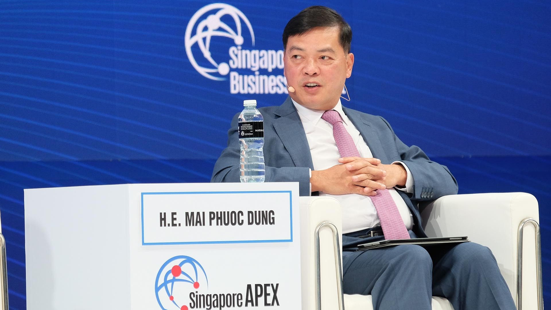 Đại sứ Mai Phước Dũng phát biểu tại Hội nghị kinh doanh Singapore APEX 2022